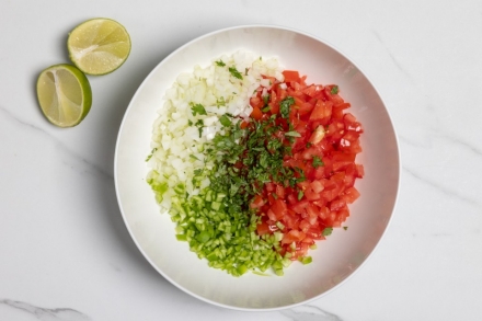 Preparazione Pico de gallo - Fase 2 Preparazione Pico de gallo - Fase 2
