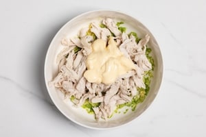 Preparazione Arepas con ripieno Regina Pepiada - Fase 3