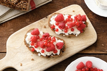 Frutti rossi e caprino