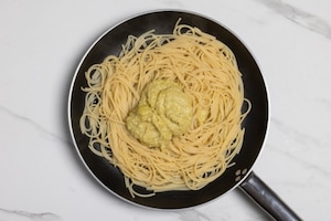 Preparazione Pasta con pesto di limoni - Fase 1