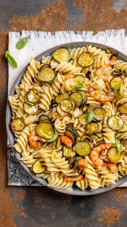 Pasta fredda zucchine e gamberetti