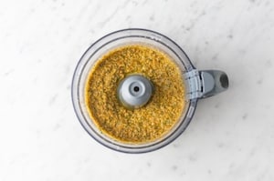 Preparazione Pesto di fiori di zucca - Fase 2