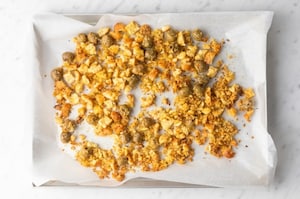 Preparazione Pomodori velocissimi con crumble di pane - Fase 2