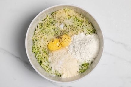 Preparazione Rosti di zucchine - Fase 1 Preparazione Rosti di zucchine - Fase 1
