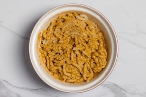 Preparazione Busiate con pesto alla trapanese e patate fritte - Fase 4