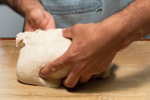 Preparazione Lievitazione e spezzatura della pizza - Fase 4