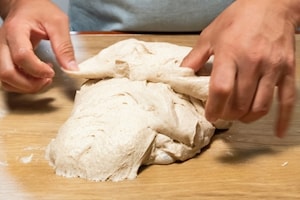 Preparazione Lievitazione e spezzatura della pizza - Fase 2