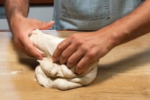 Preparazione Lievitazione e spezzatura della pizza - Fase 3