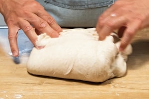 Preparazione Lievitazione e spezzatura della pizza - Fase 3