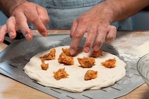 Preparazione Pizza all'ananas - Fase 2