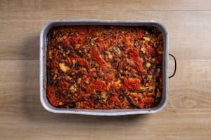 Preparazione Pizza baciata con parmigiana di melanzane - Fase 3