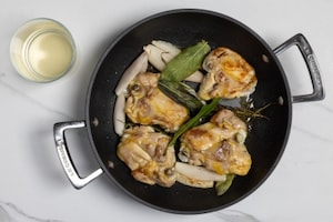 Preparazione Sovracosce di pollo in padella - Fase 2