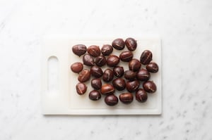 Preparazione Castagne bollite in pentola a pressione - Fase 1