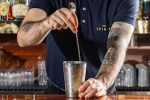 Preparazione Dirty Martini - Fase 3