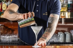 Preparazione Dirty Martini - Fase 3