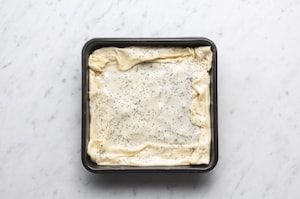 Preparazione Erbazzone con cavolo viola e feta - Fase 4