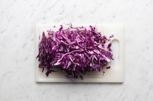 Preparazione Erbazzone con cavolo viola e feta - Fase 2