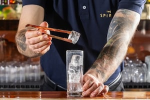 Preparazione Garibaldi cocktail - Fase 1