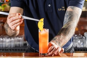 Preparazione Garibaldi cocktail - Fase 3