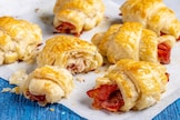 Mini croissant con prosciutto e grana