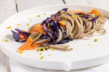 Pasta al salmone con due ingredienti