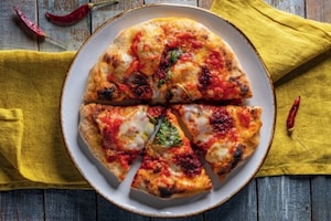 Preparazione Pizza Margherita con la 'nduja - Fase 3