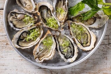 Ostriche con gin e sedano