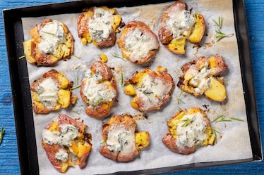 Smashed potatoes con gorgonzola