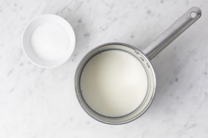 Preparazione Biancomangiare senza lattosio - Fase 1