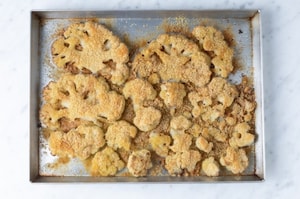 Preparazione Cavolfiore al forno con pangrattato e formaggio - Fase 2