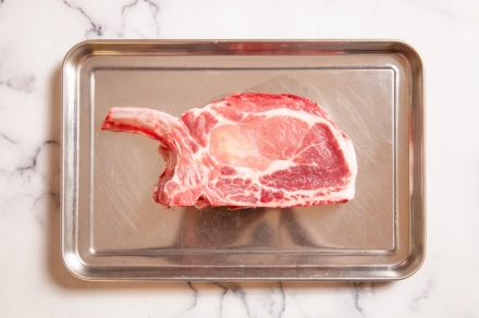 Preparazione Cotoletta di maiale, purè e aceto balsamico - Fase 1 Preparazione Cotoletta di maiale, purè e aceto balsamico - Fase 1