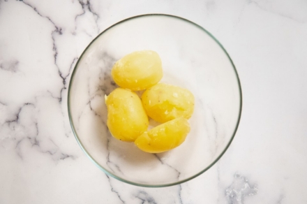 Preparazione Cotoletta di maiale, purè e aceto balsamico - Fase 4 Preparazione Cotoletta di maiale, purè e aceto balsamico - Fase 4