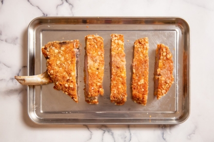 Preparazione Cotoletta di maiale, purè e aceto balsamico - Fase 3 Preparazione Cotoletta di maiale, purè e aceto balsamico - Fase 3