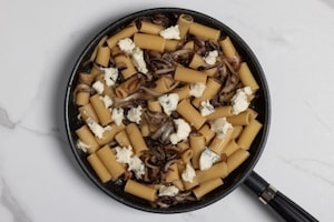 Preparazione Pasta radicchio e gorgonzola - Fase 4