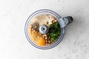 Preparazione Polpette di ceci al forno - Fase 1