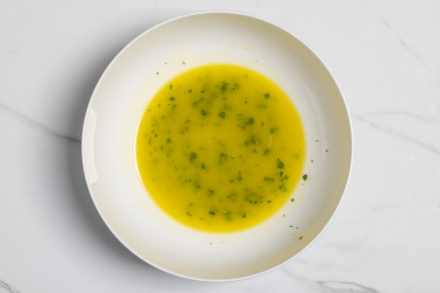 Preparazione Salsa salmoriglio - Fase 2 Preparazione Salsa salmoriglio - Fase 2