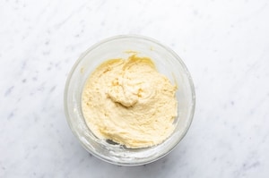 Preparazione Frittelle di Carnevale morbide - Fase 2