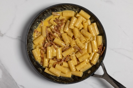 Preparazione Rigatoni alla carbonara - Fase 4 Preparazione Rigatoni alla carbonara - Fase 4