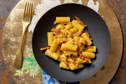 Preparazione Rigatoni alla carbonara - Fase 4 Preparazione Rigatoni alla carbonara - Fase 4