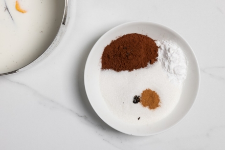 Preparazione Sanguinaccio dolce - Fase 1 Preparazione Sanguinaccio dolce - Fase 1