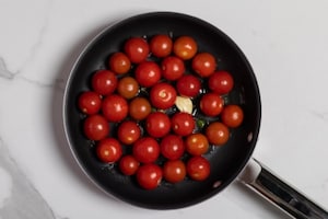 Preparazione Tarte tatin pomodorini e burrata - Fase 3