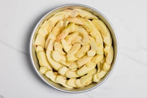 Preparazione Torta di mele rovesciata - Fase 3