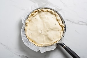 Preparazione Torta salata in padella con spianata e provola - Fase 3