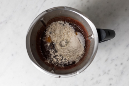 Preparazione Tortino con il cuore morbido con il Bimby - Fase 4 Preparazione Tortino con il cuore morbido con il Bimby - Fase 4