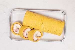 Preparazione Rotolo di frittata con Philadelphia - Fase 4