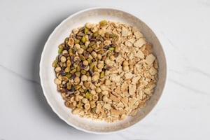 Preparazione Salame di cioccolato senza uova - Fase 1