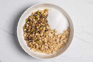 Preparazione Salame di cioccolato senza uova - Fase 2