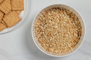 Preparazione Torta fredda al cioccolato con biscotti Oro Saiwa - Fase 1