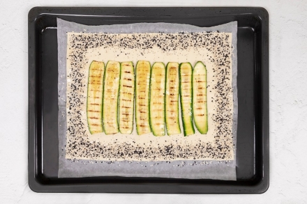 Preparazione Torta salata al salmone e Philadelphia - Fase 2 Preparazione Torta salata al salmone e Philadelphia - Fase 2