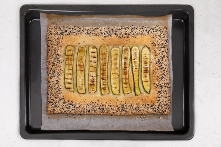 Preparazione Torta salata al salmone e Philadelphia - Fase 2 Preparazione Torta salata al salmone e Philadelphia - Fase 2